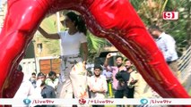 Shilpa Shetty Inaugurated her yoga posed Statue