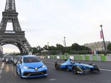 Les Renault ZE16 et Zoe e-Sport en action dans Paris