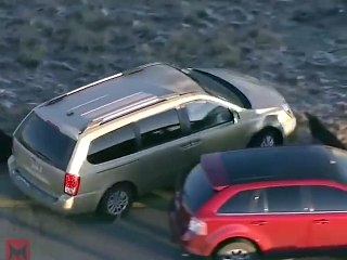 Il fuit la police comme dans GTA en volant des voitures !
