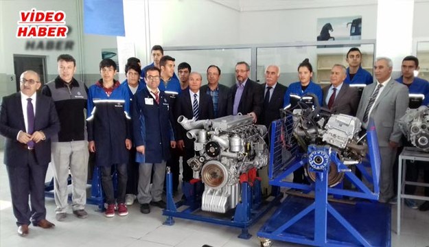 (18 MAYIS 2017) MESLEK LİSESİ MEZUNLARI YILLAR SONRA OKUL BAHÇESİNDE BULUŞACAK…