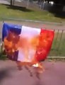 Ils brûlent un drapeau français au son de 