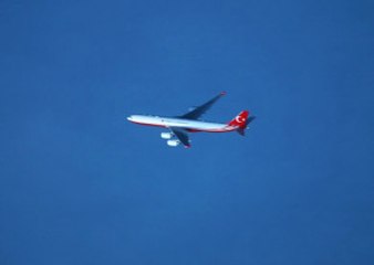 Cumhurbaşkanı Erdoğanı Taşıyan Uçak, Bering Semalarında Görüntülendi