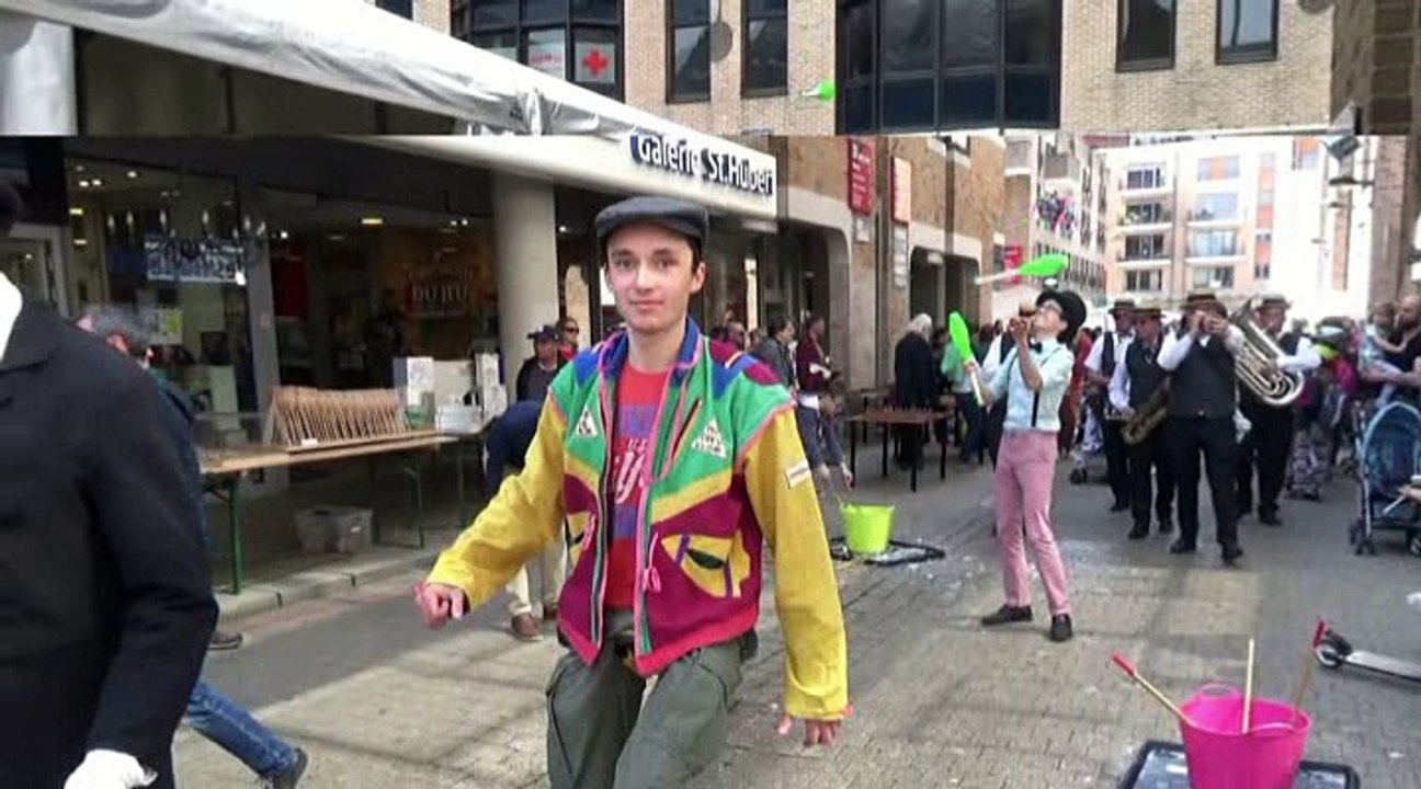 Spectacle de monocycle en Belgique par francois-dupont.be