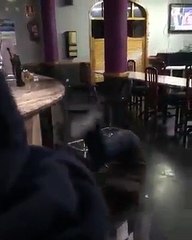 Voilà ce qui se passe quand c'est le moment de quitter le bar
