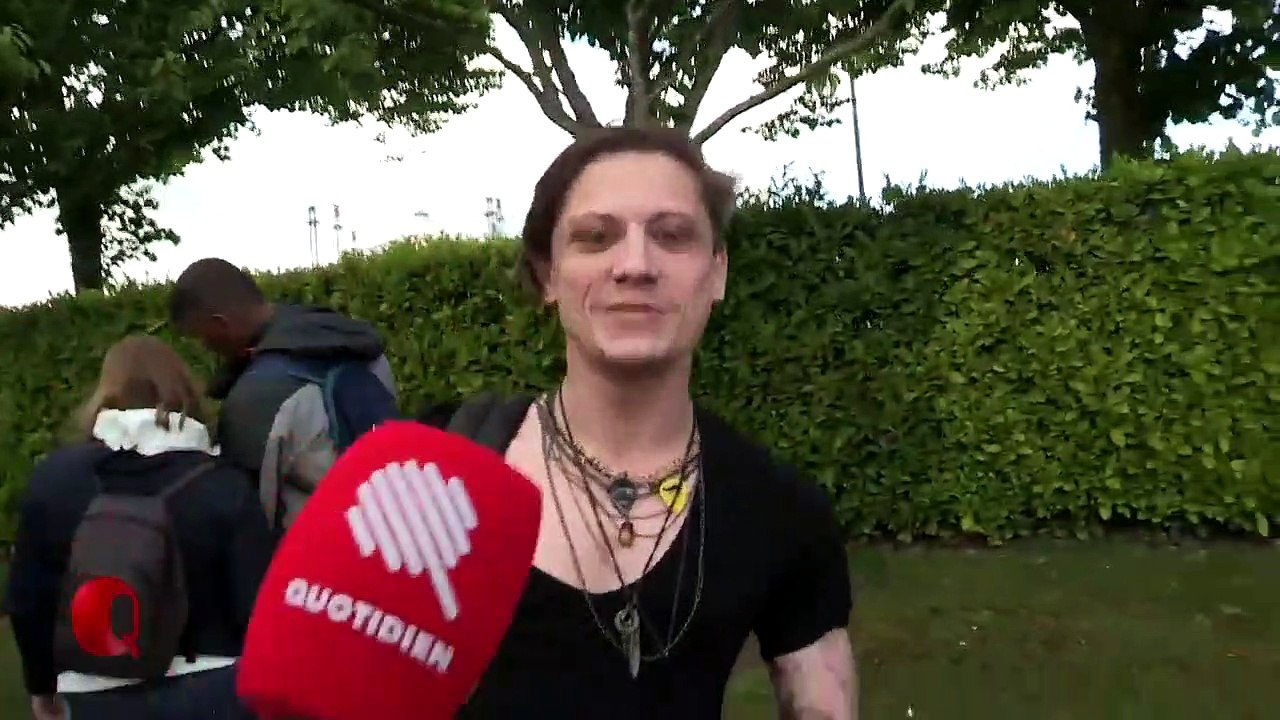 Un fan de Johnny Depp bien ridicule... La honte