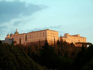 Red Poppy Flowers on Monte Cassino - Czerwone Maki na Monte Cassino [English subs][via torchbrowser.com]