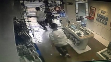 Dolandırıcı Kaçtı Çalışanlar Kovaladı