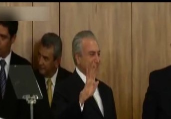 Brasileños piden la renuncia de su presidente