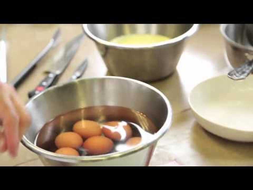 Réaliser des oeufs florentine avec l'Ecole Le Cordon Bleu