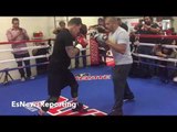 GABE ROSADO SHOWS OFF SWIFT COMBINATIONS ON MITTS WITH TRAINER FERNANDO VARGAS - EsNews Boxing