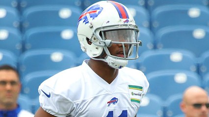 Rapoport: Zay Jones' 2017 status not in doubt after minor injury