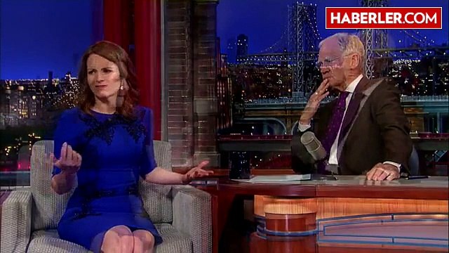 Elbisesi Beğenilen Ünlü Yıldız Canlı Yayında Soyundu