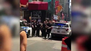 New York, Times Square. The moment that the driver of the honda accord was detained.