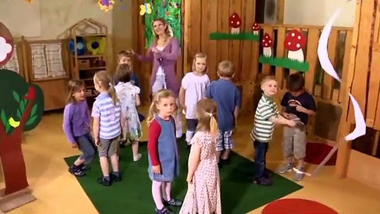 Brüderchen komm tanz mit mir - Singen, Tanzen und Bewegen _ Kinderlieder-3tm8RIx2aJo