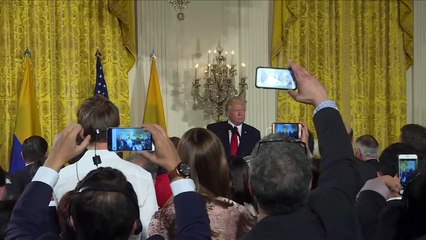 Donald Trump conteste toute interférence dans l'enquête du FBI