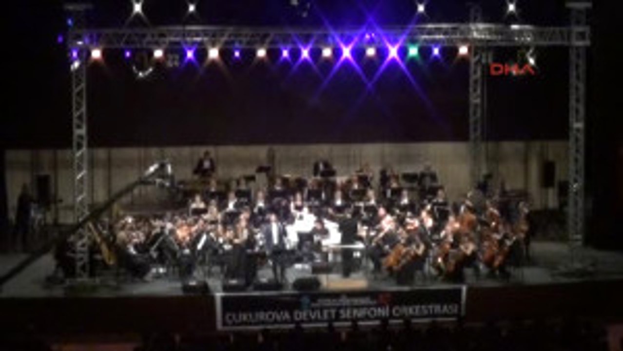 Adana-Mert Fırat ve Jülide Özçelik Büyüledi