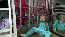 BAD BABY MAKEUP FAIL! BAD baby KAIA dress up FAIL FREAK Sissy out! The TOYTASTIC Sisters