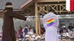 Hukum syariah: pasangan gay terbukti bersalah, dihukum cambuk 85x di Aceh - TomoNews