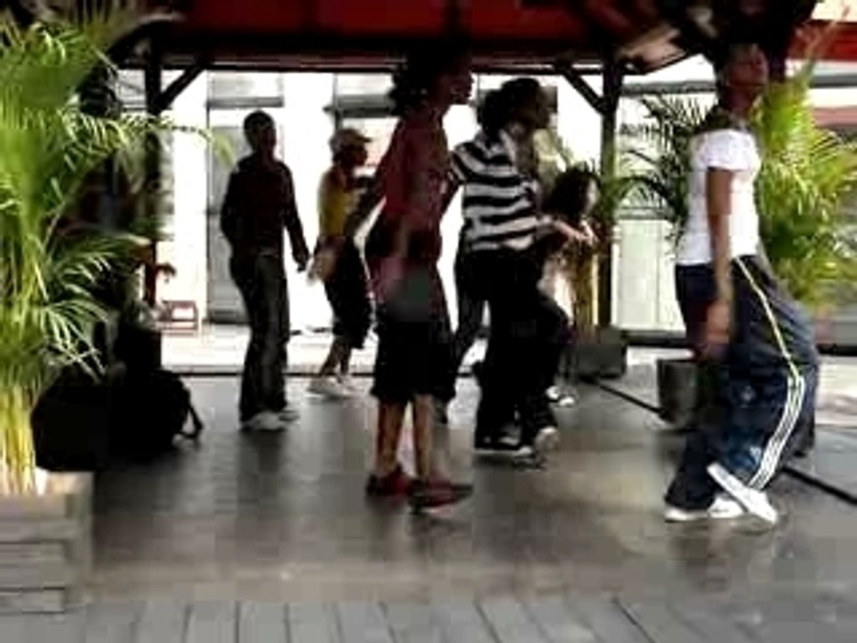 Cour de dancehall à la terrasse du forum3