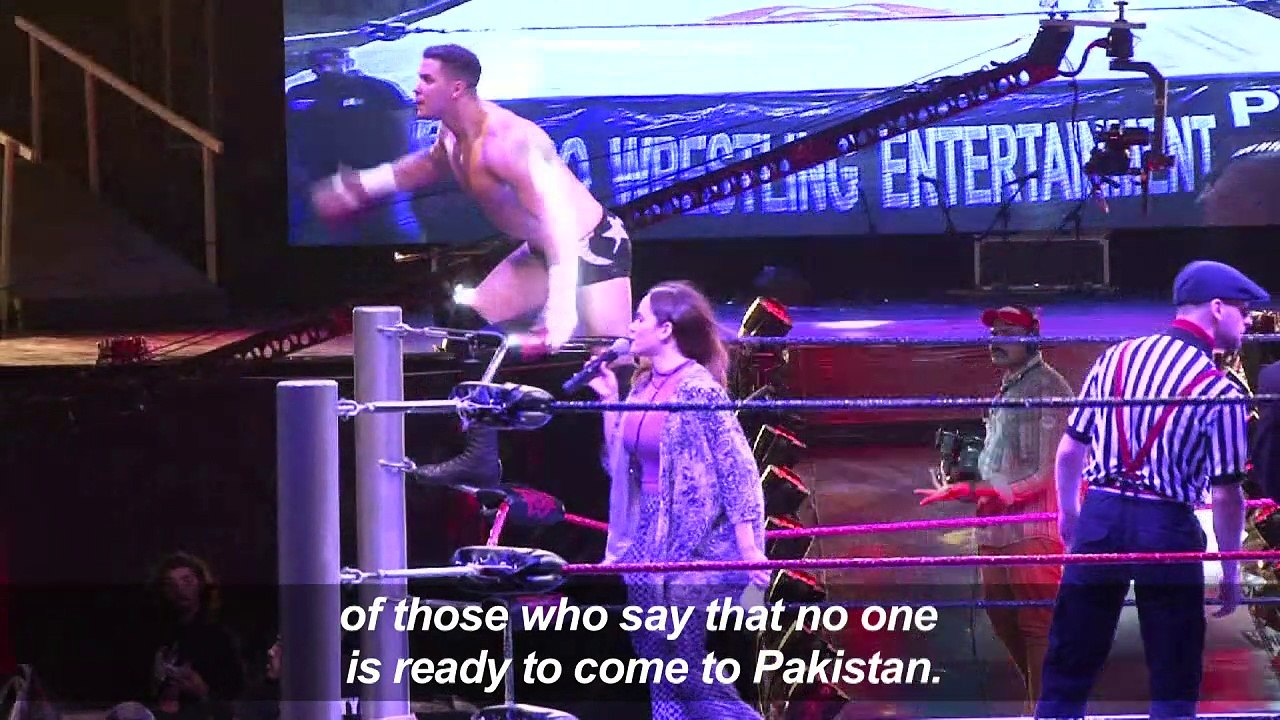 International wrestlers enthral Pakistani spectators