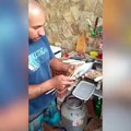 Comment vider un poisson avec des baguettes chinoises