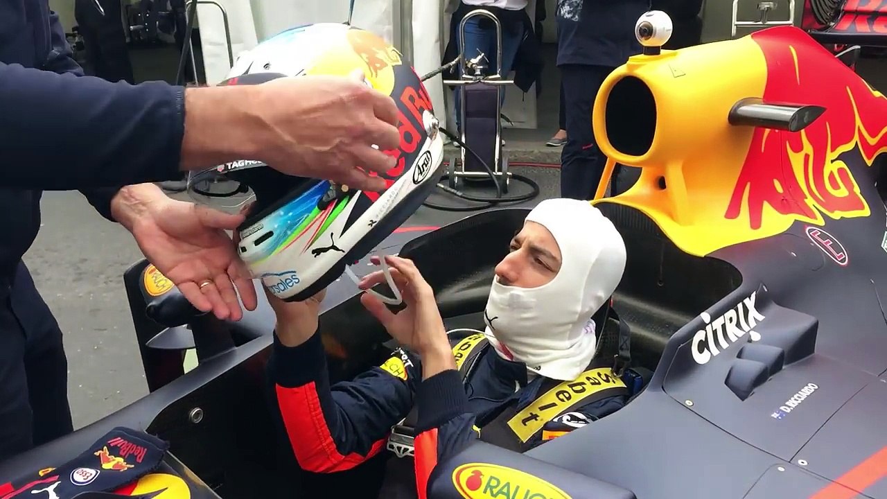 Daniel Ricciardo donuts and burnouts on the streets of Budapest!