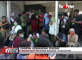 Stasiun Klender Terbakar, Penumpang Menumpuk di Bekasi