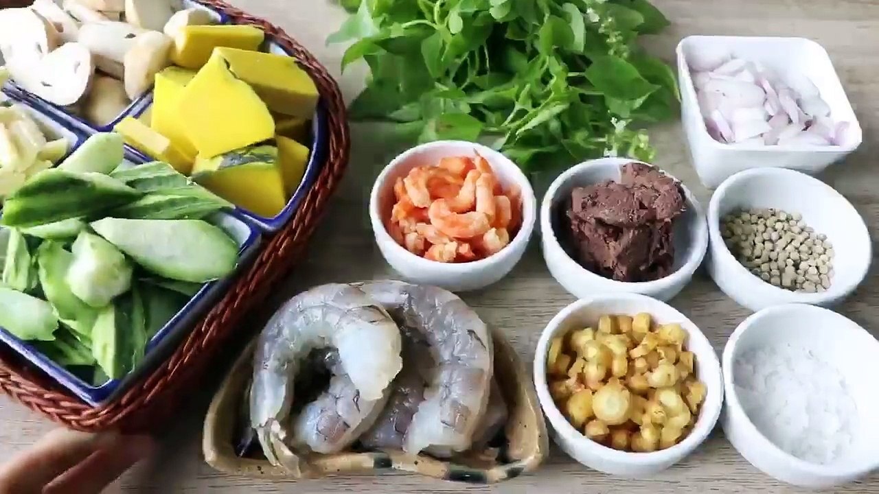 សម្លប្រហើរបែបថៃ