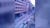 Istiklal Caddesi'nde Taraftar Kavgası : 1'i Bıçakla 5 Yaralı, 4 Gözaltı...