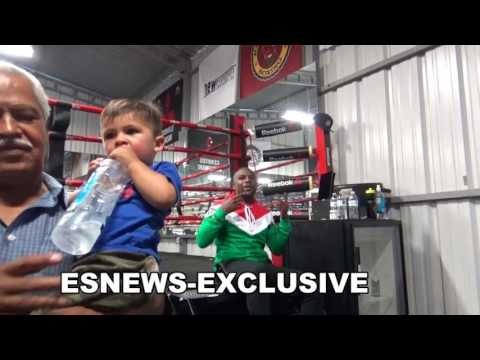 FLOYD MAYWEATHER MEETS NOEL TORRES BEST MEXICAN SINGER TODAY! PEsNews Boxing