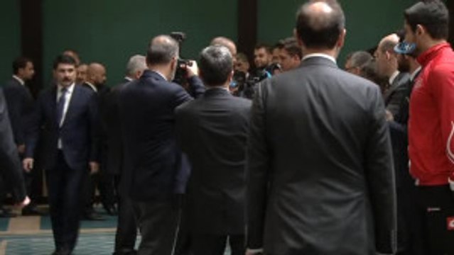 Başbakan Binali Yıldırım: Gençlerimizin Önündeki Engelleri Kaldırmak İçin Kıyasıya Mücadele Ettik....