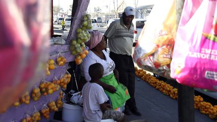 Under police escort, S.African ambulances brave attacks