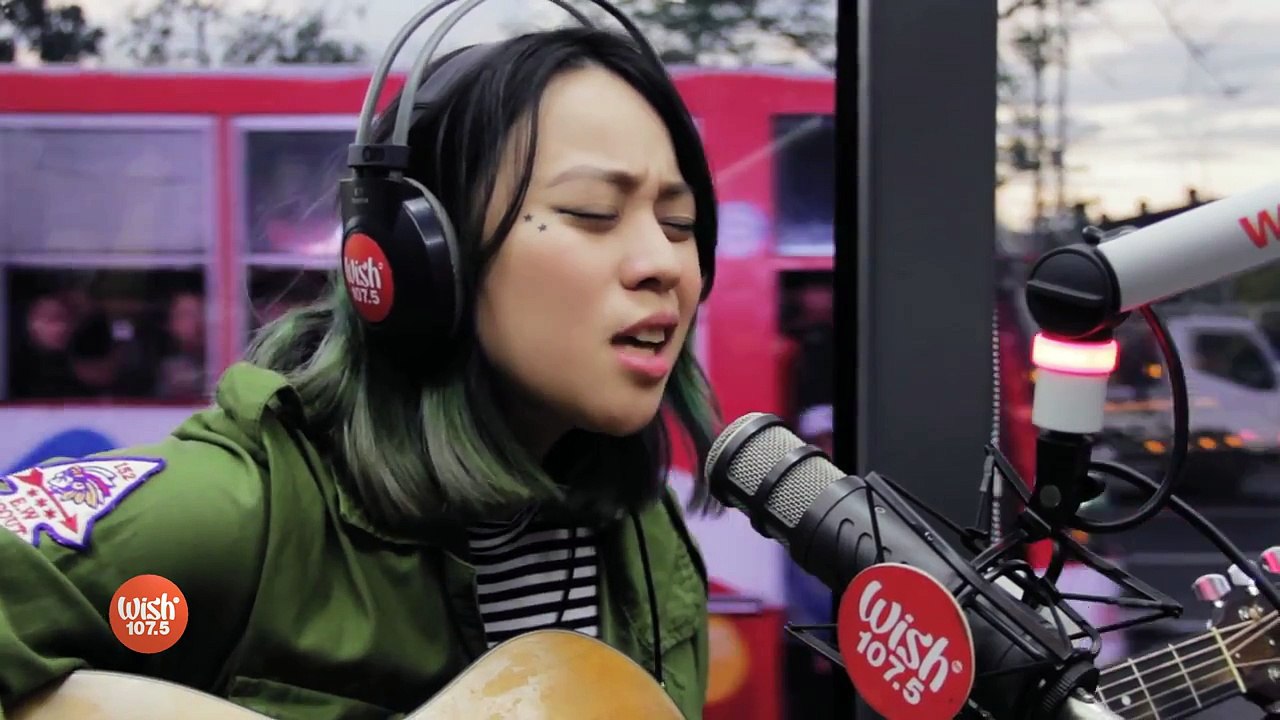 Reese Lansangan sings _Exploration No. 5_ LIVE on Wish 107.5 Bus