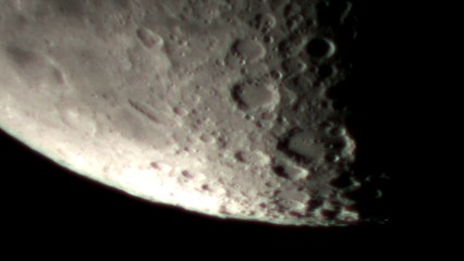 Moon, Illuminated: 49.2% (19 May 2017)