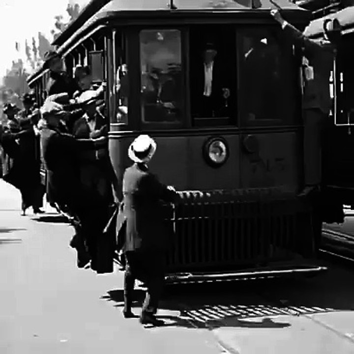 don't miss your bus. go right time