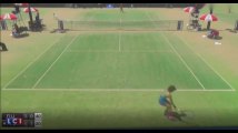 Une joueuse de tennis fait des pompes entre les points (vidéo)
