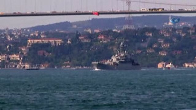 Rus Savaş Gemisi İstanbul Boğazı'ndan Geçti