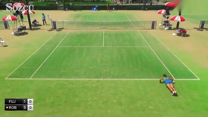 Tenis maçında her sayıdan sonra şınav çekti ve...