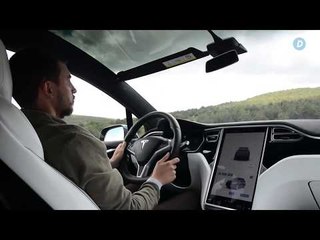 ¿Cómo puedes poner los parasoles en el Tesla Model X? |Diariomotor