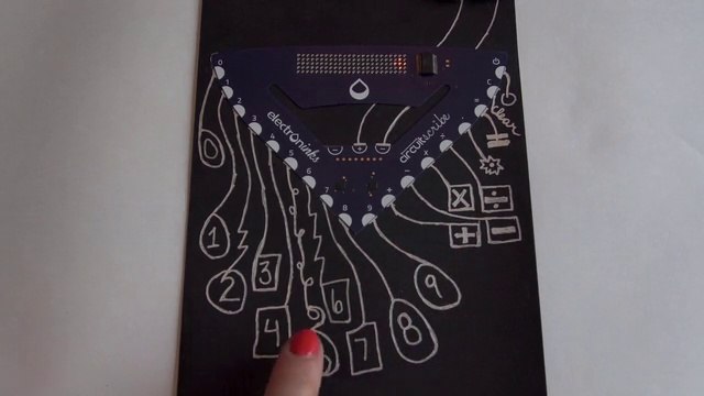 Crea aparatos electrónicos con papel con los kits de Circuit Scribe
