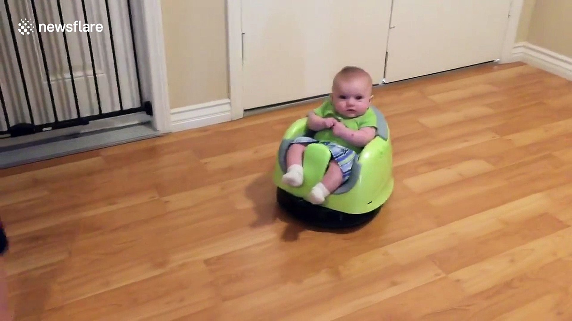 Cute baby rides a robot vacuum cleaner - video Dailymotion