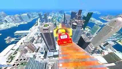 Человек паук Спасает Молния Маквин цвета автомобилей из полицейских машин транспорта! Мультфильм Вид