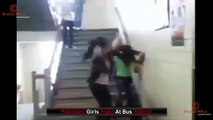 Hot and sexy Pakistani Girls Fight At Bus Station