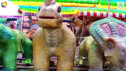 Los niños visitan el parque dinosaurios , jugar con los dinosaurios , dinasour de vídeo para los niñ