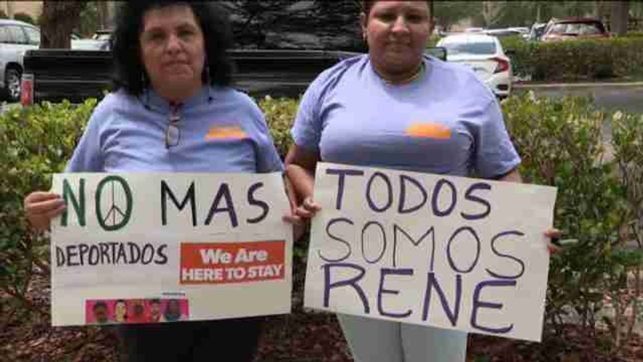 ¡Inmigrantes protestan en oficina de ICE en Florida por "redadas