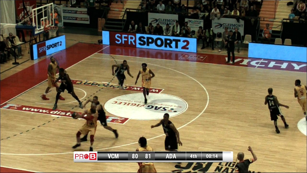 Le 3 pts de Dustin Ware pour le maintien de la J.A.VCM en PRO B