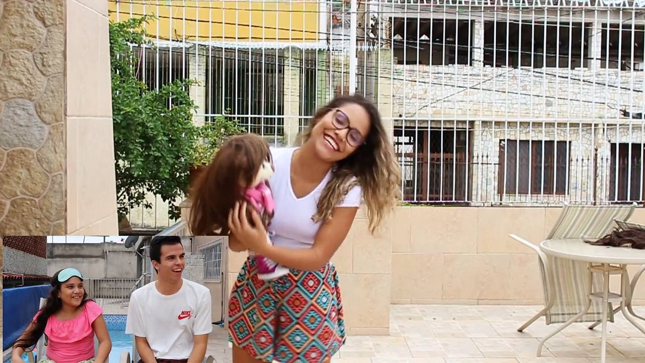 TENTE NÃO RIR 2! - QUEM PERDER CAI NA PISCINA - ft. Juliana Baltar