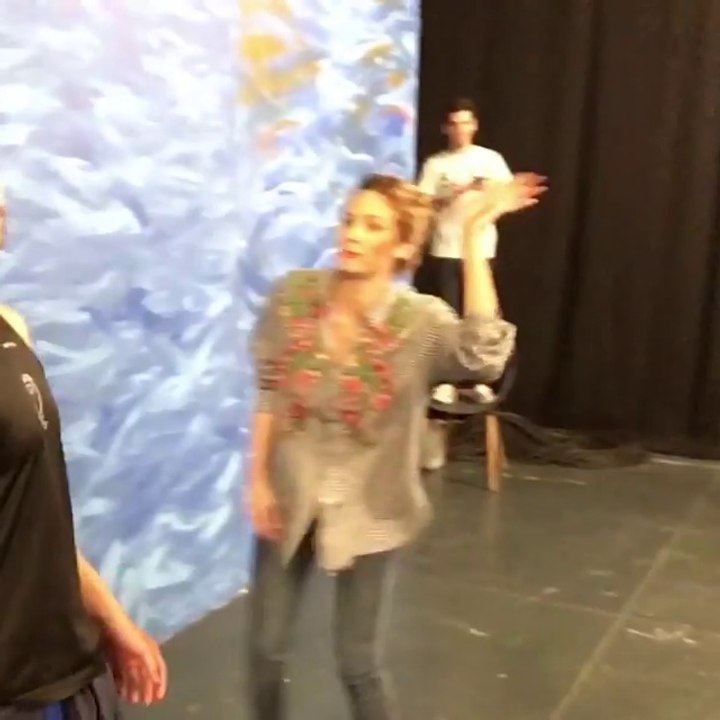 Paula ensayando para musical de EEES - 18 de Mayo