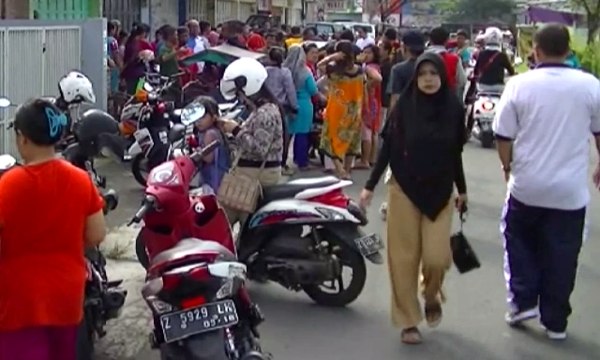 Heboh! Warga Temukan Bayi yang Diseret Seekor Anjing
