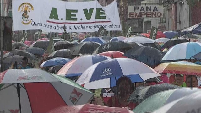 Gremios de profesores protestan por incumplimiento de Gobierno panameño